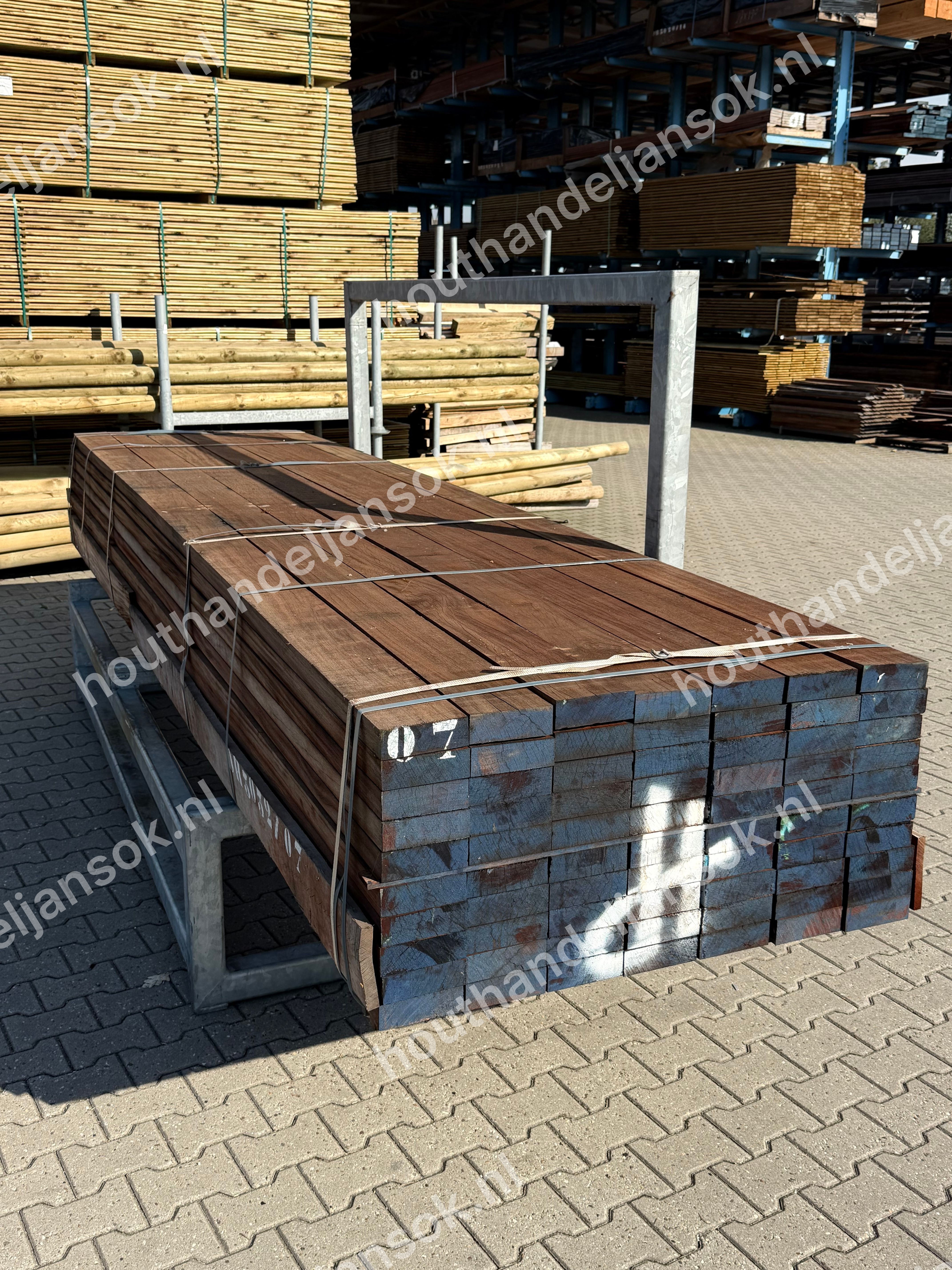 Hardhout