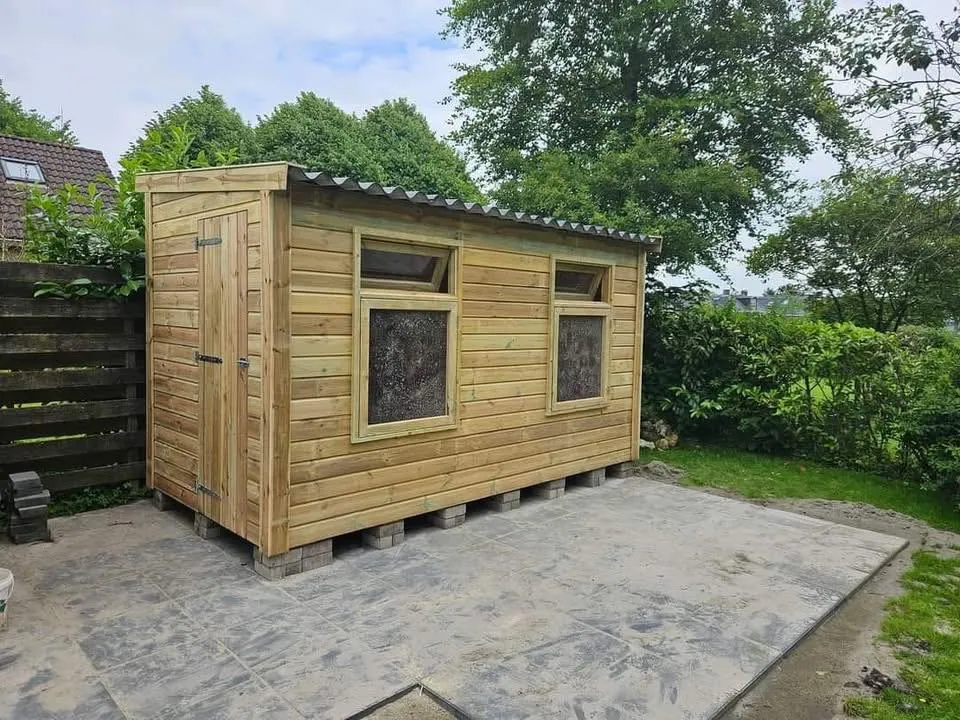 Duivenverblijf vooraanzicht